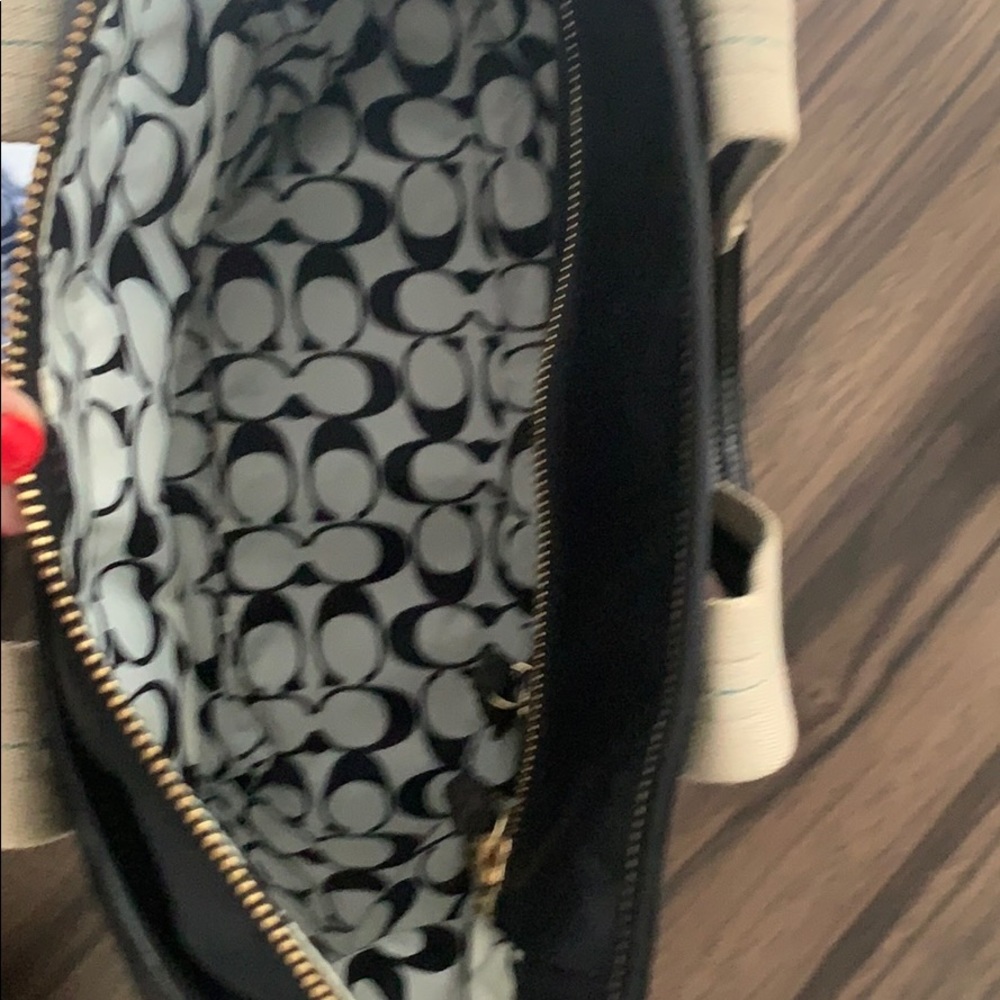 Coach Authentic Hampton Zip Tote - Picture 8 of 13